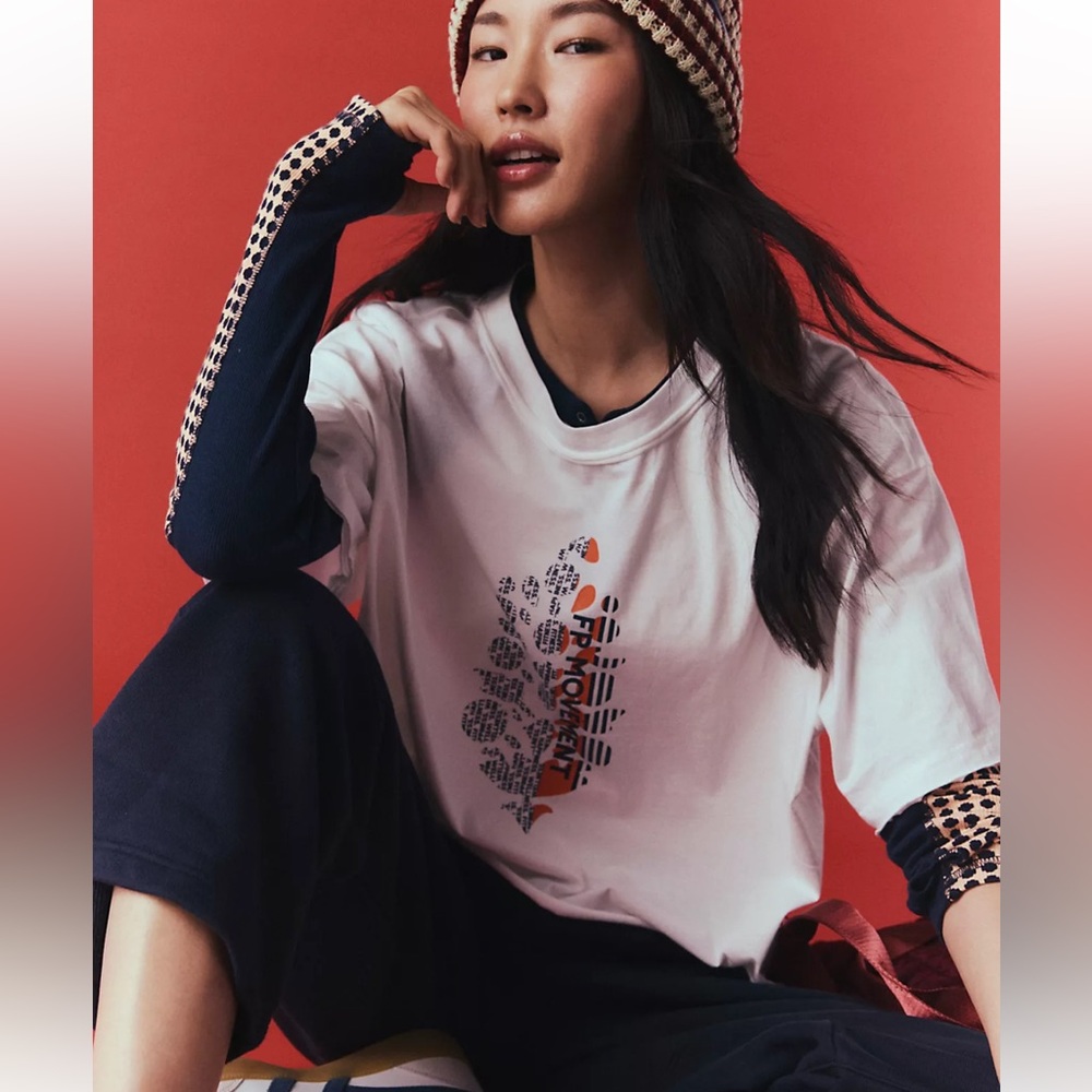 NEW💟 FP Movement Women's Inspire Logo T-Shirt Inspire Buti Logo Tee white combo - Picture 2 of 8